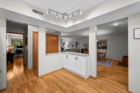 Tiny photo for 5360 N Lowell Avenue #511, Chicago, IL 60630 (MLS # 12739986)