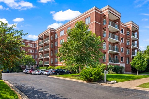 Photo of 5360 N Lowell Avenue #511, Chicago, IL 60630 (MLS # 12739986)