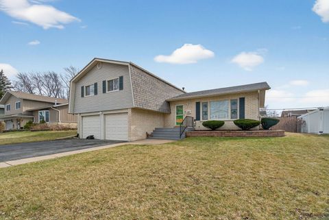 Photo of 6331 Arcadia Drive, Tinley Park, IL 60477 (MLS # 12573147)