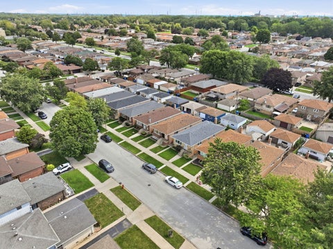 Tiny photo for 11625 S Avenue L, Chicago, IL 60617 (MLS # 12728944)