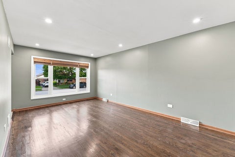 Tiny photo for 11625 S Avenue L, Chicago, IL 60617 (MLS # 12728944)