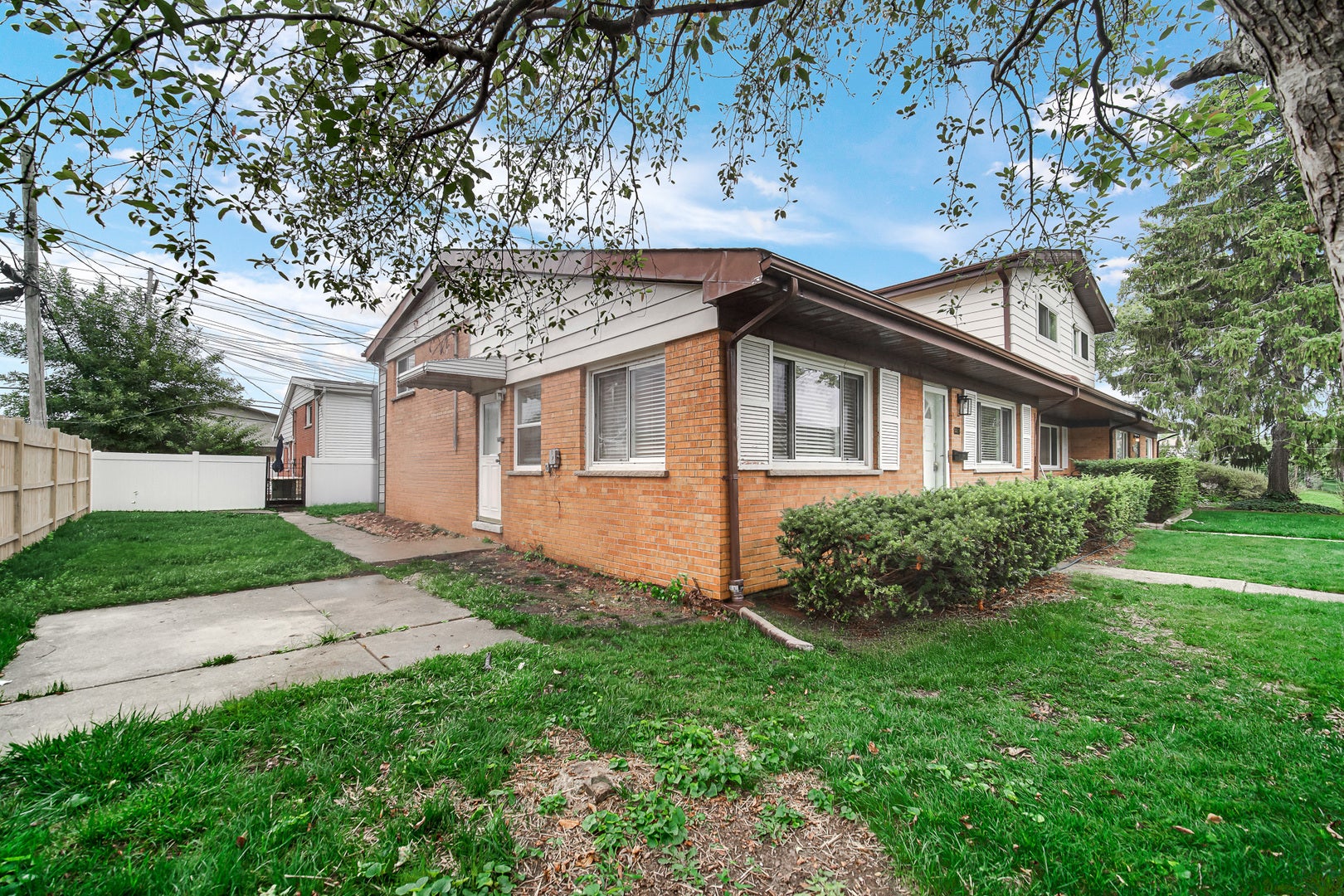 9011 N Clifton Avenue 0