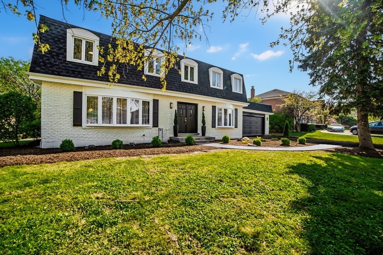 19W071 Avenue Chateaux