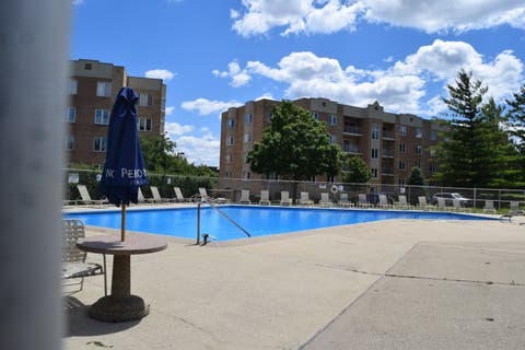 Tiny photo for 1301 S Finley Road #222, Lombard, IL 60148 (MLS # 12695724)