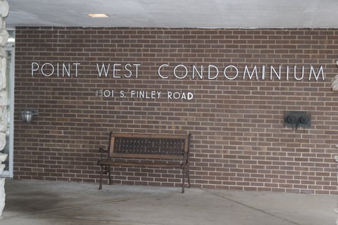 Tiny photo for 1301 S Finley Road #222, Lombard, IL 60148 (MLS # 12695724)