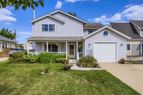Photo of 307 1st Street, Wheeling, IL 60090 (MLS # 12465060)