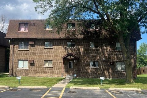 Tiny photo for 1010 Judson Street #2B, Bensenville, IL 60106 (MLS # 12487088)