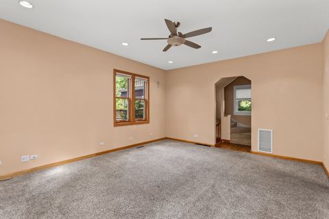 Tiny photo for 2236 Ridge Avenue, Evanston, IL 60201 (MLS # 12454789)