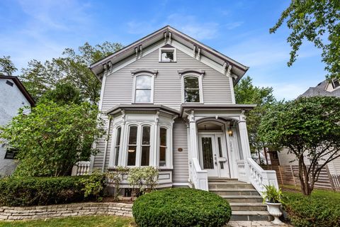2236 Ridge Avenue Evanston IL 60201