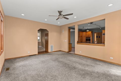 Tiny photo for 2236 Ridge Avenue, Evanston, IL 60201 (MLS # 12454789)
