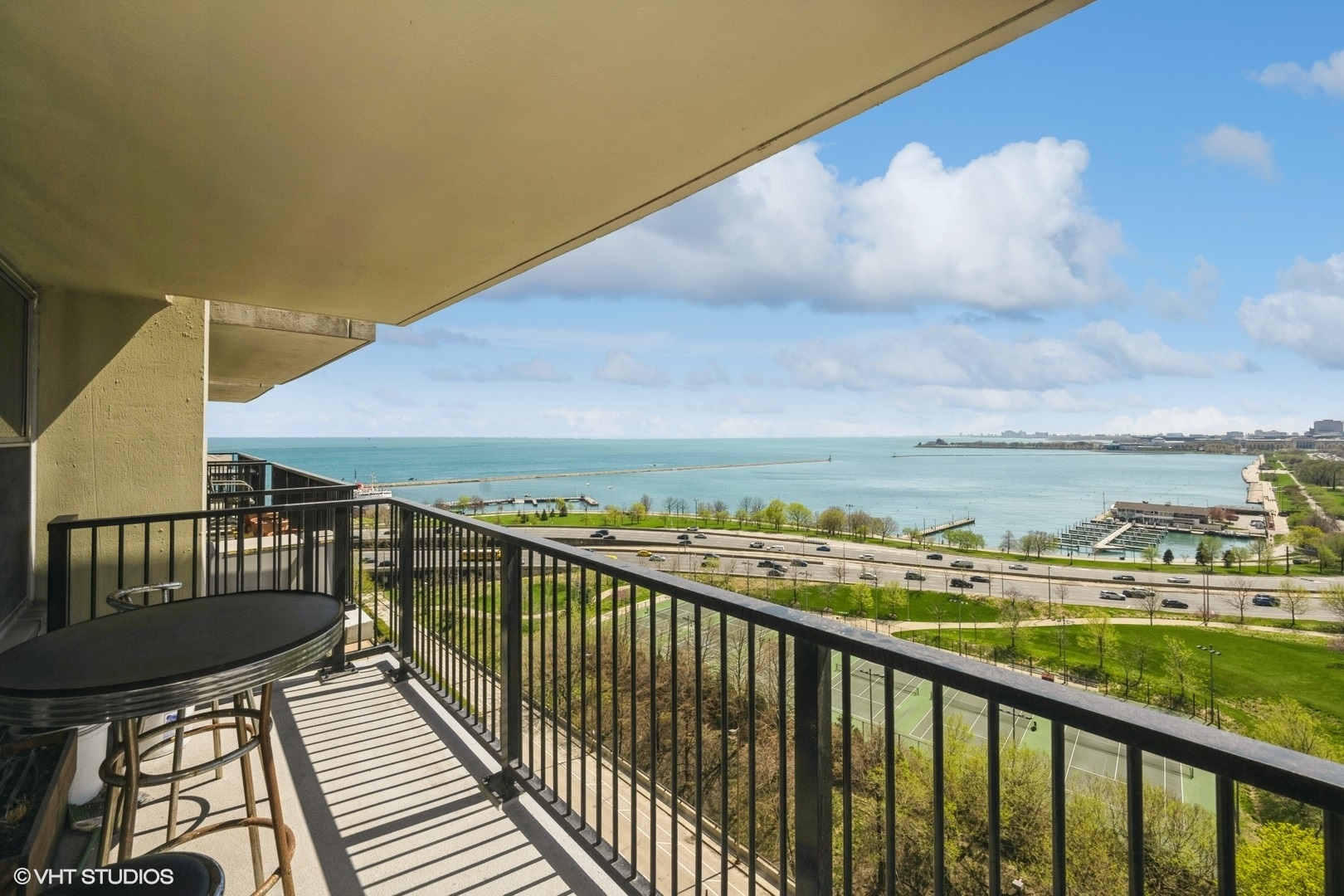 400 E randolph Street 1611