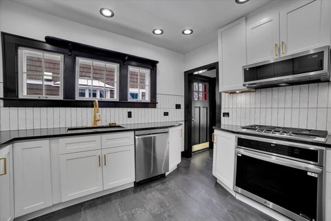 Tiny photo for 4941 Montgomery Avenue, Downers Grove, IL 60515 (MLS # 12611575)