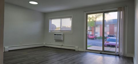 Tiny photo for 680 Marilyn Avenue #104, Glendale Heights, IL 60139 (MLS # 12498545)