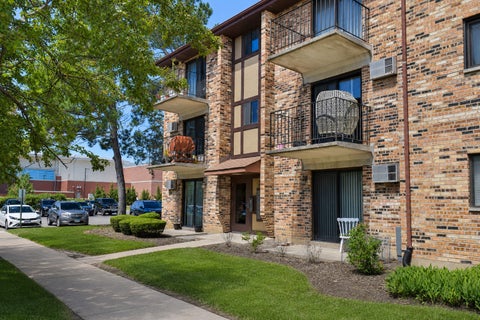 Tiny photo for 314 Klein Creek Court #314-B, Carol Stream, IL 60188 (MLS # 12644067)