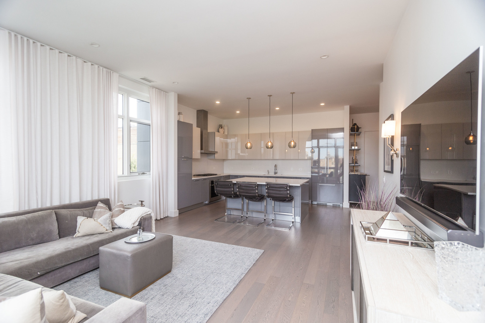 367 W Locust Street 407