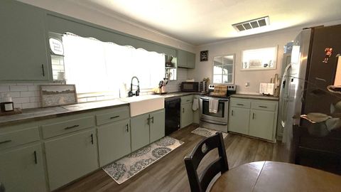 Tiny photo for 506 N Indiana Avenue, Salem, IL 62881 (MLS # 12715613)