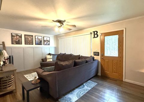 Tiny photo for 506 N Indiana Avenue, Salem, IL 62881 (MLS # 12715613)