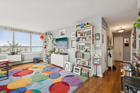 Tiny photo for 6171 N Sheridan Road #2601, Chicago, IL 60660 (MLS # 12551352)