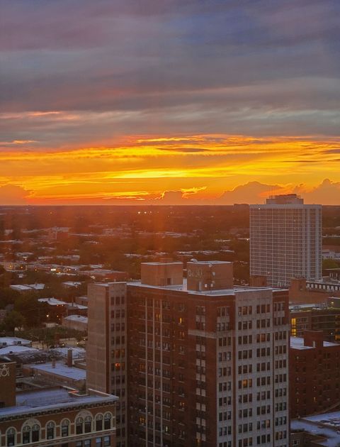 Tiny photo for 6171 N Sheridan Road #2601, Chicago, IL 60660 (MLS # 12551352)