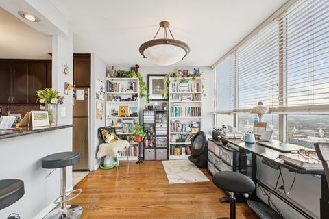 Tiny photo for 6171 N Sheridan Road #2601, Chicago, IL 60660 (MLS # 12551352)