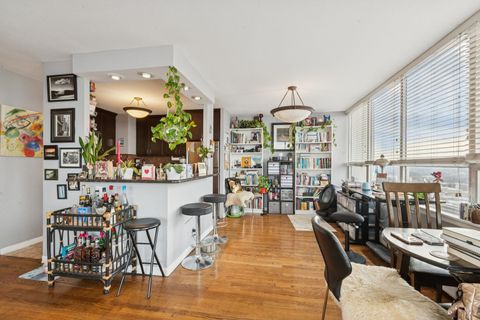Tiny photo for 6171 N Sheridan Road #2601, Chicago, IL 60660 (MLS # 12551352)