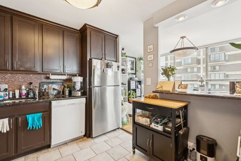 Tiny photo for 6171 N Sheridan Road #2601, Chicago, IL 60660 (MLS # 12551352)