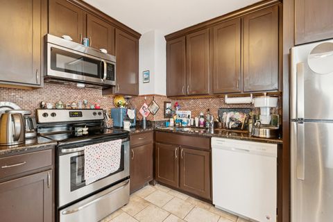 Tiny photo for 6171 N Sheridan Road #2601, Chicago, IL 60660 (MLS # 12551352)