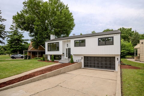 Tiny photo for 605 Selborne Road, Riverside, IL 60546 (MLS # 12721930)