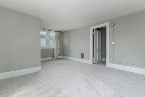 Tiny photo for 505 W Oakland Avenue, Bloomington, IL 61701 (MLS # 12635724)