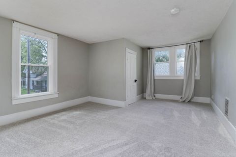 Tiny photo for 505 W Oakland Avenue, Bloomington, IL 61701 (MLS # 12635724)