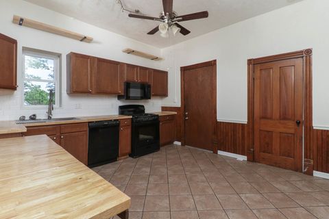 Tiny photo for 505 W Oakland Avenue, Bloomington, IL 61701 (MLS # 12635724)