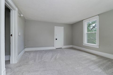 Tiny photo for 505 W Oakland Avenue, Bloomington, IL 61701 (MLS # 12635724)