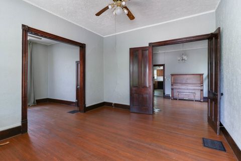 Tiny photo for 505 W Oakland Avenue, Bloomington, IL 61701 (MLS # 12635724)