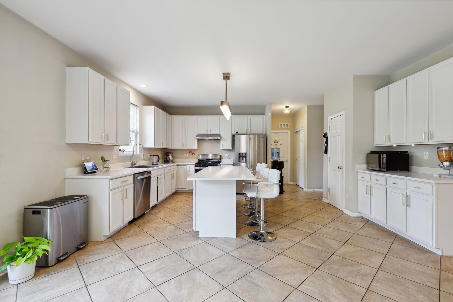 320 Claridge Circle