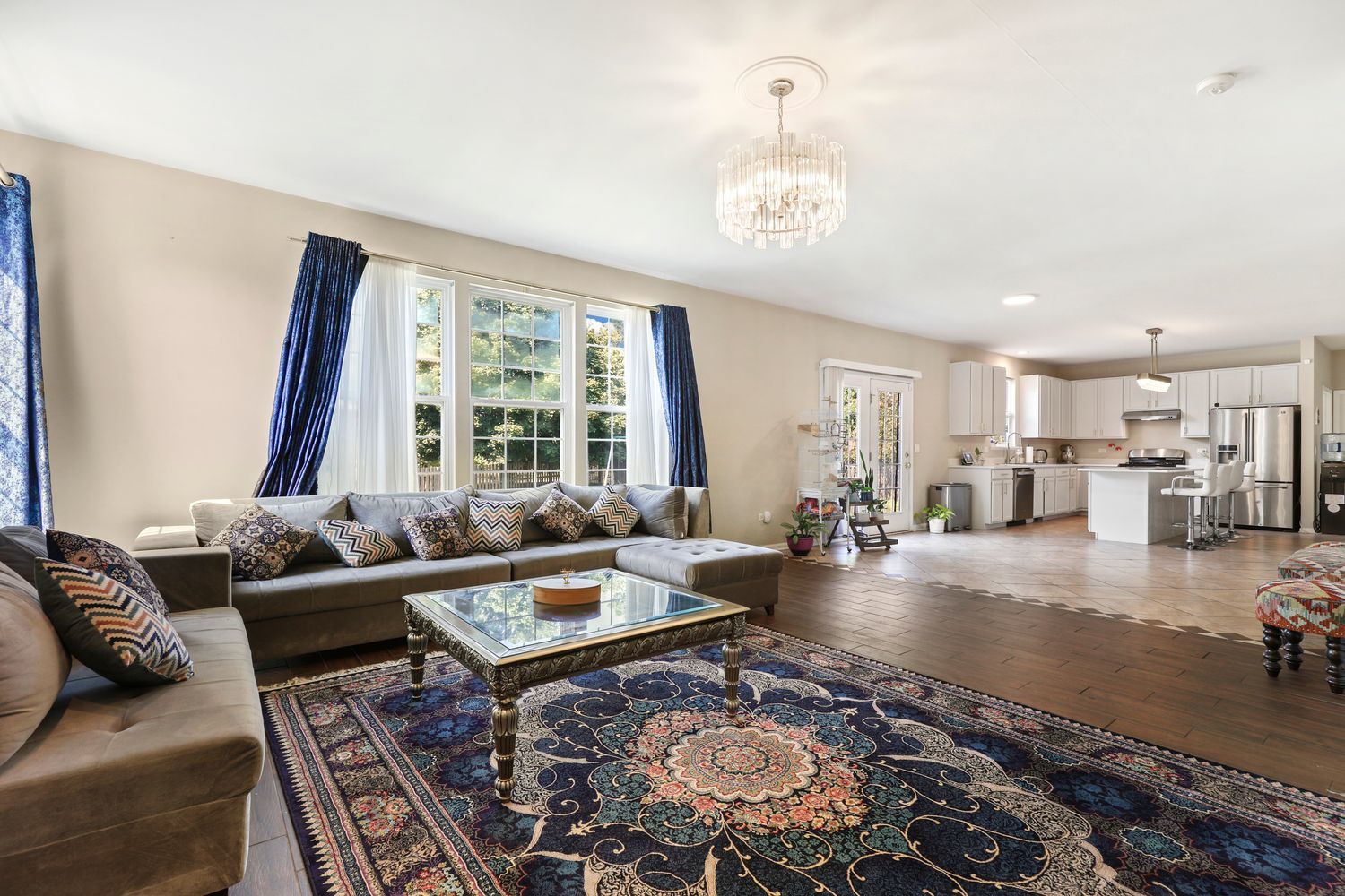 320 Claridge Circle
