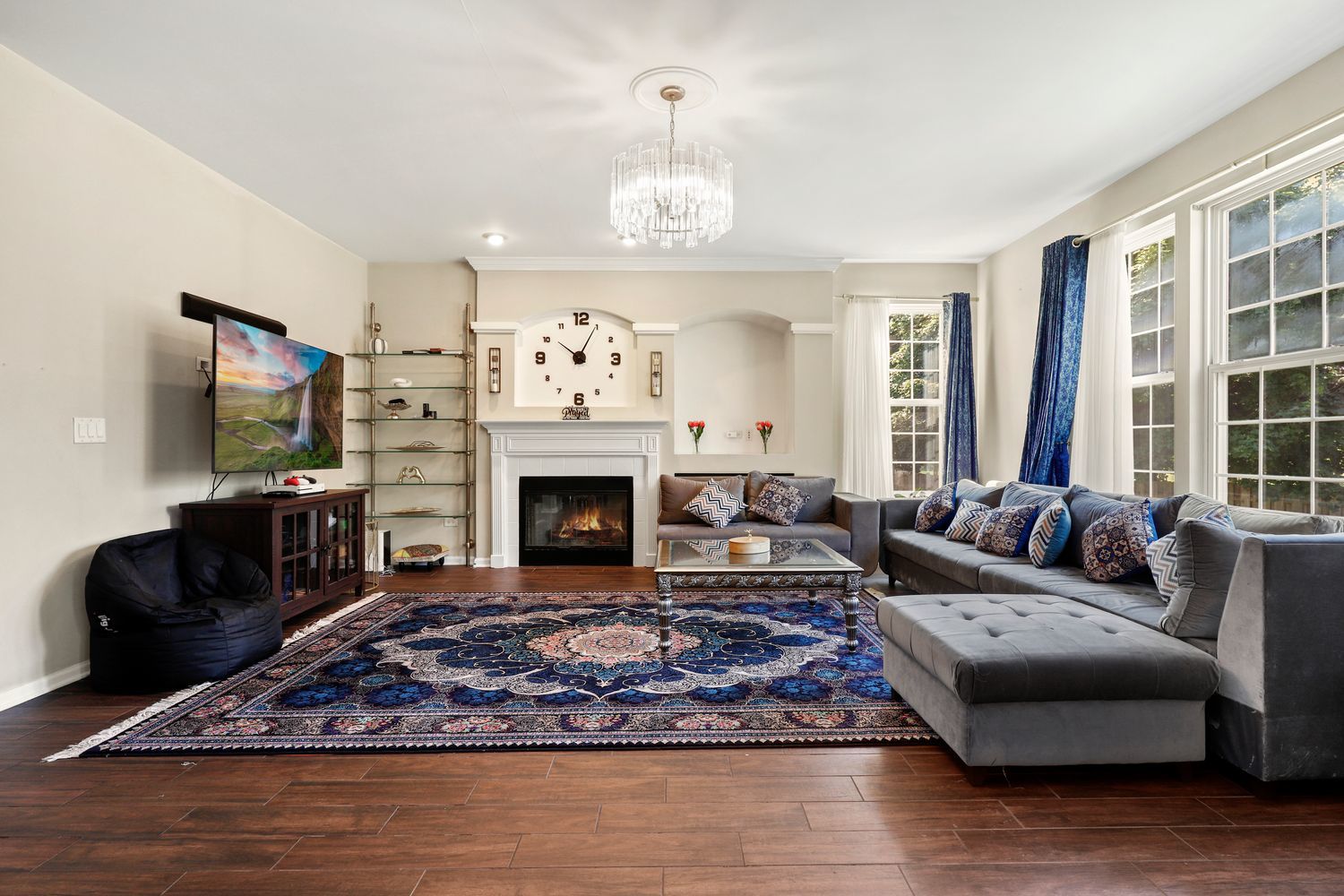 320 Claridge Circle