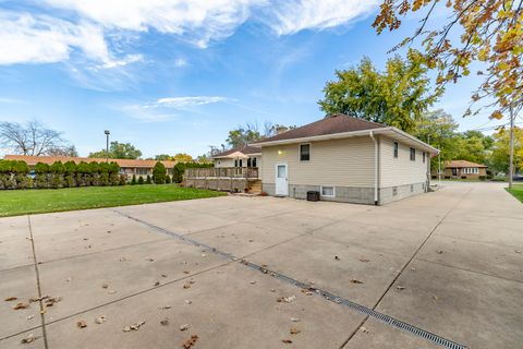 Tiny photo for 18622 Burnham Avenue, Lansing, IL 60438 (MLS # 12507808)