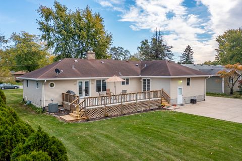 Tiny photo for 18622 Burnham Avenue, Lansing, IL 60438 (MLS # 12507808)
