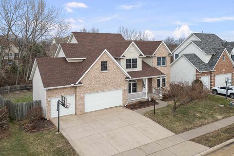 Tiny photo for 3120 Summertree Avenue, Bettendorf, IA 52722 (MLS # 100000369)
