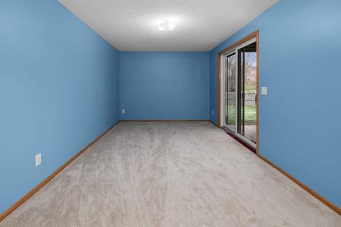 Tiny photo for 3120 Summertree Avenue, Bettendorf, IA 52722 (MLS # 100000369)