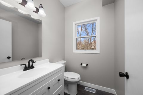 Tiny photo for 3120 Summertree Avenue, Bettendorf, IA 52722 (MLS # 100000369)