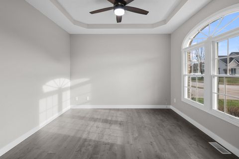 Tiny photo for 3120 Summertree Avenue, Bettendorf, IA 52722 (MLS # 100000369)