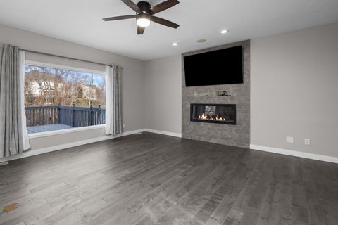 Tiny photo for 3120 Summertree Avenue, Bettendorf, IA 52722 (MLS # 100000369)