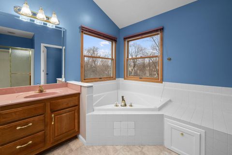 Tiny photo for 3120 Summertree Avenue, Bettendorf, IA 52722 (MLS # 100000369)