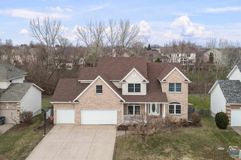 Tiny photo for 3120 Summertree Avenue, Bettendorf, IA 52722 (MLS # 100000369)