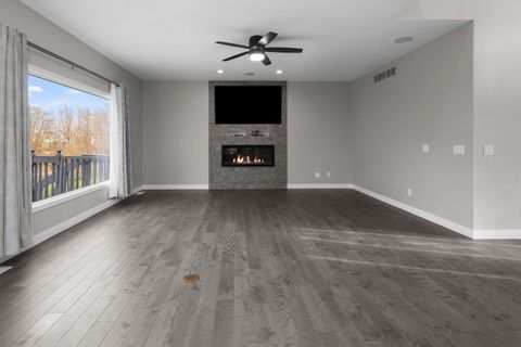 Tiny photo for 3120 Summertree Avenue, Bettendorf, IA 52722 (MLS # 100000369)