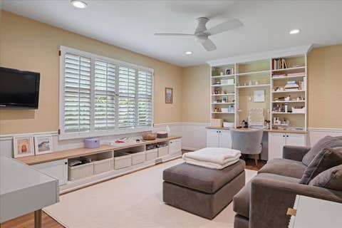 Tiny photo for 6 Deer Run, Lincolnshire, IL 60069 (MLS # 12729631)