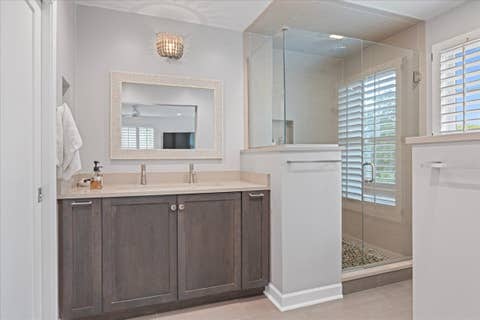 Tiny photo for 6 Deer Run, Lincolnshire, IL 60069 (MLS # 12729631)
