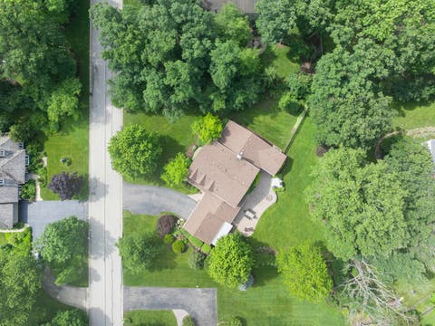 Tiny photo for 6 Deer Run, Lincolnshire, IL 60069 (MLS # 12729631)