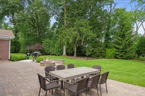 Tiny photo for 6 Deer Run, Lincolnshire, IL 60069 (MLS # 12729631)